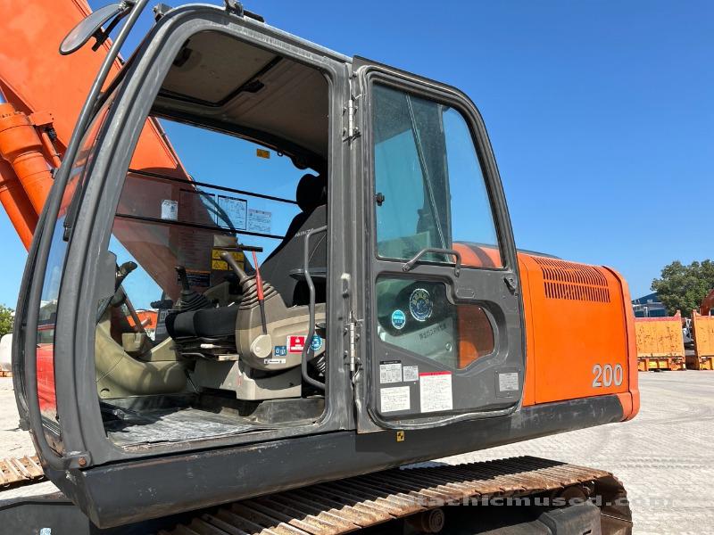 ZX200-3 - Hitachi used equipment website